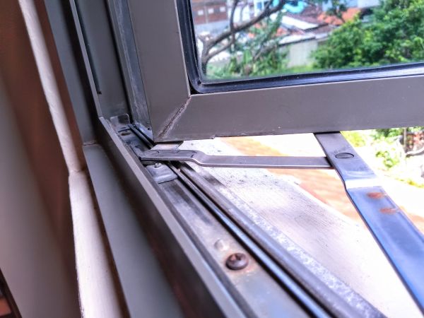 Cost of Hinged Window Replacement in Green Valley